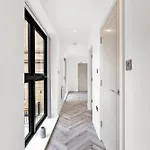 Stylish Abodes In - Sleeps 18 * Leeds (West Yorkshire)