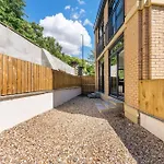 Appartement Stylish Abodes In - Sleeps 18 *