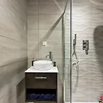 Stylish Abodes In - Sleeps 18 Lägenhet *