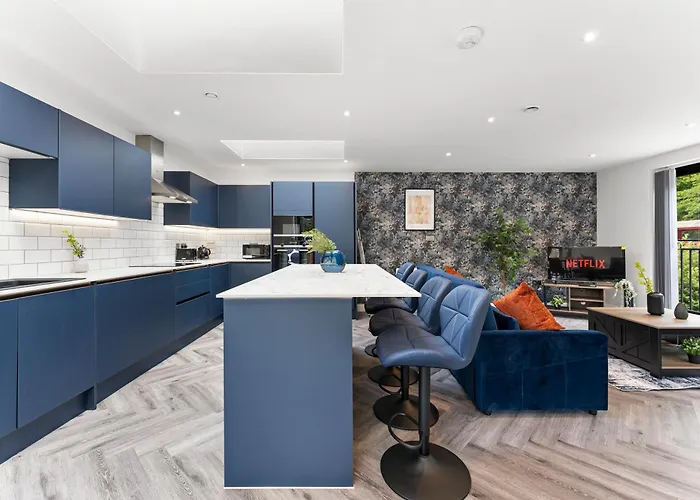 公寓 Stylish Abodes In - Sleeps 18 *