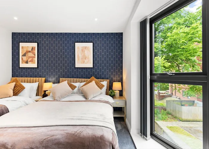 Stylish Abodes In - Sleeps 18 公寓 *