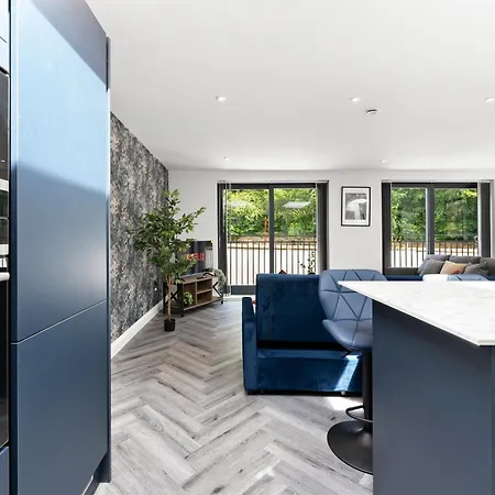 公寓 Stylish Abodes In - Sleeps 18 *